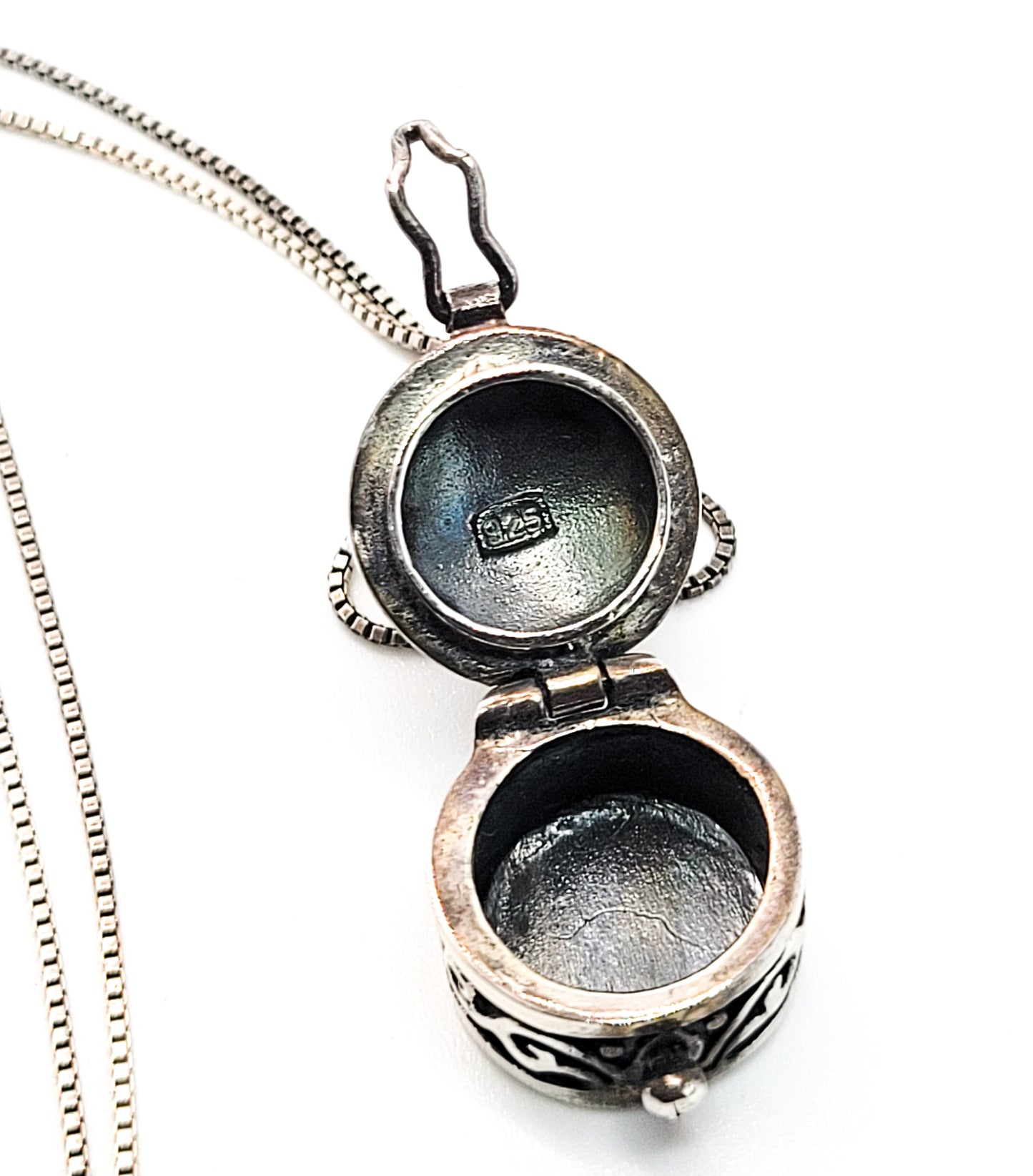 Heart filigree tribal balinese open hinged sterling silver round prayer box necklace