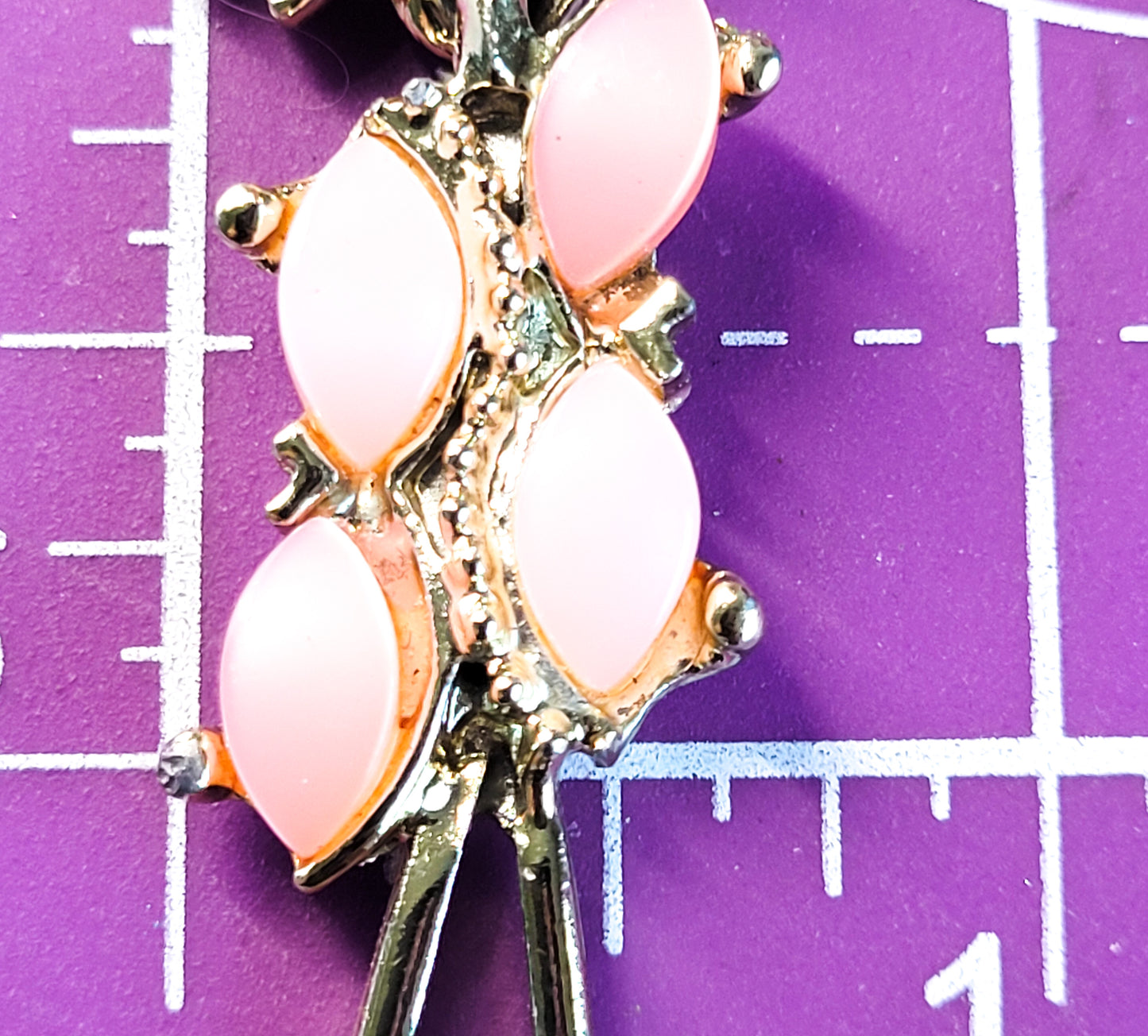 Pink moonglow thermoset lucite gold toned vintage tennis bracelet 7.25 inches