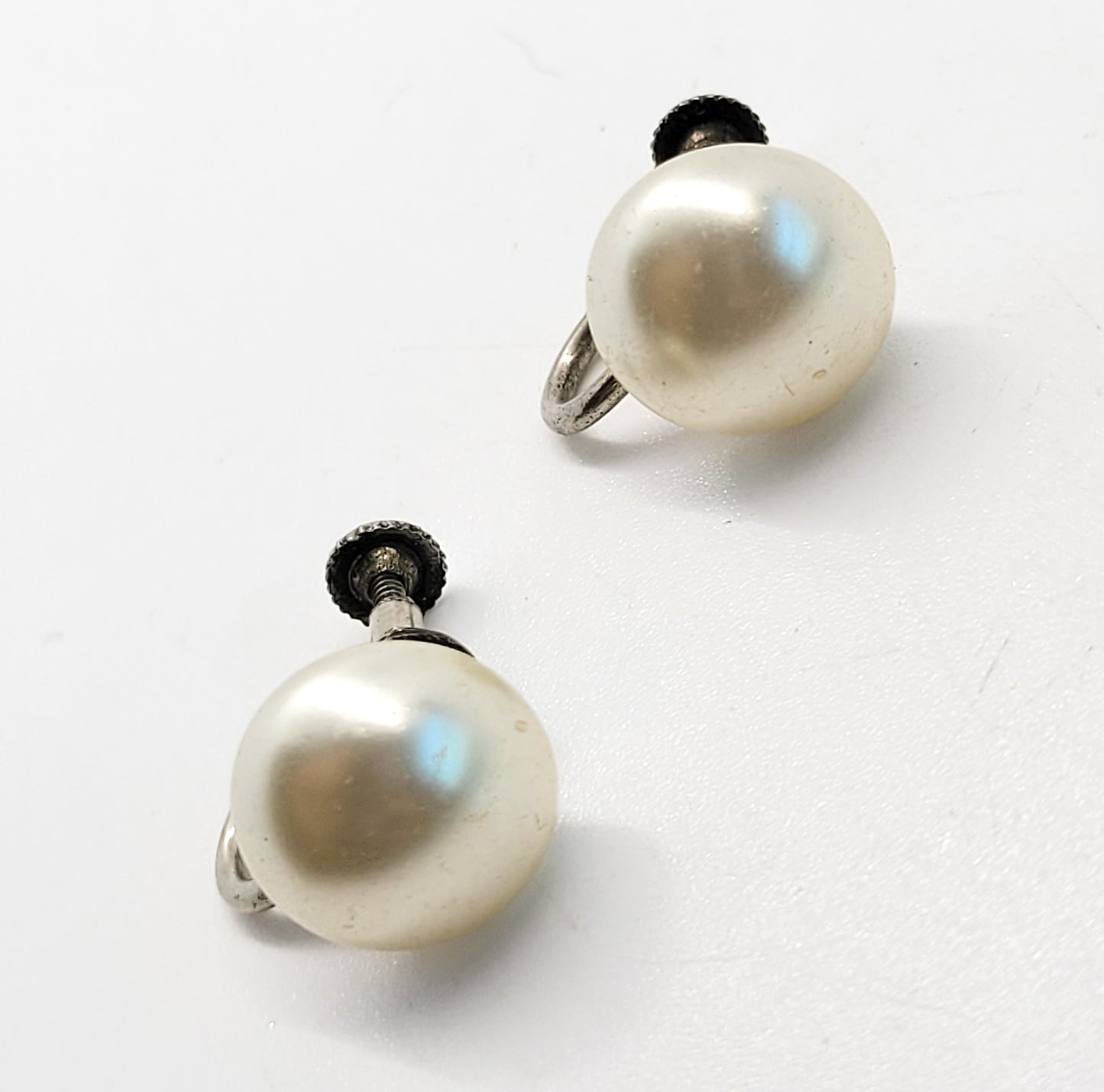 White faux pearl vintage sterling silver screw back button earrings