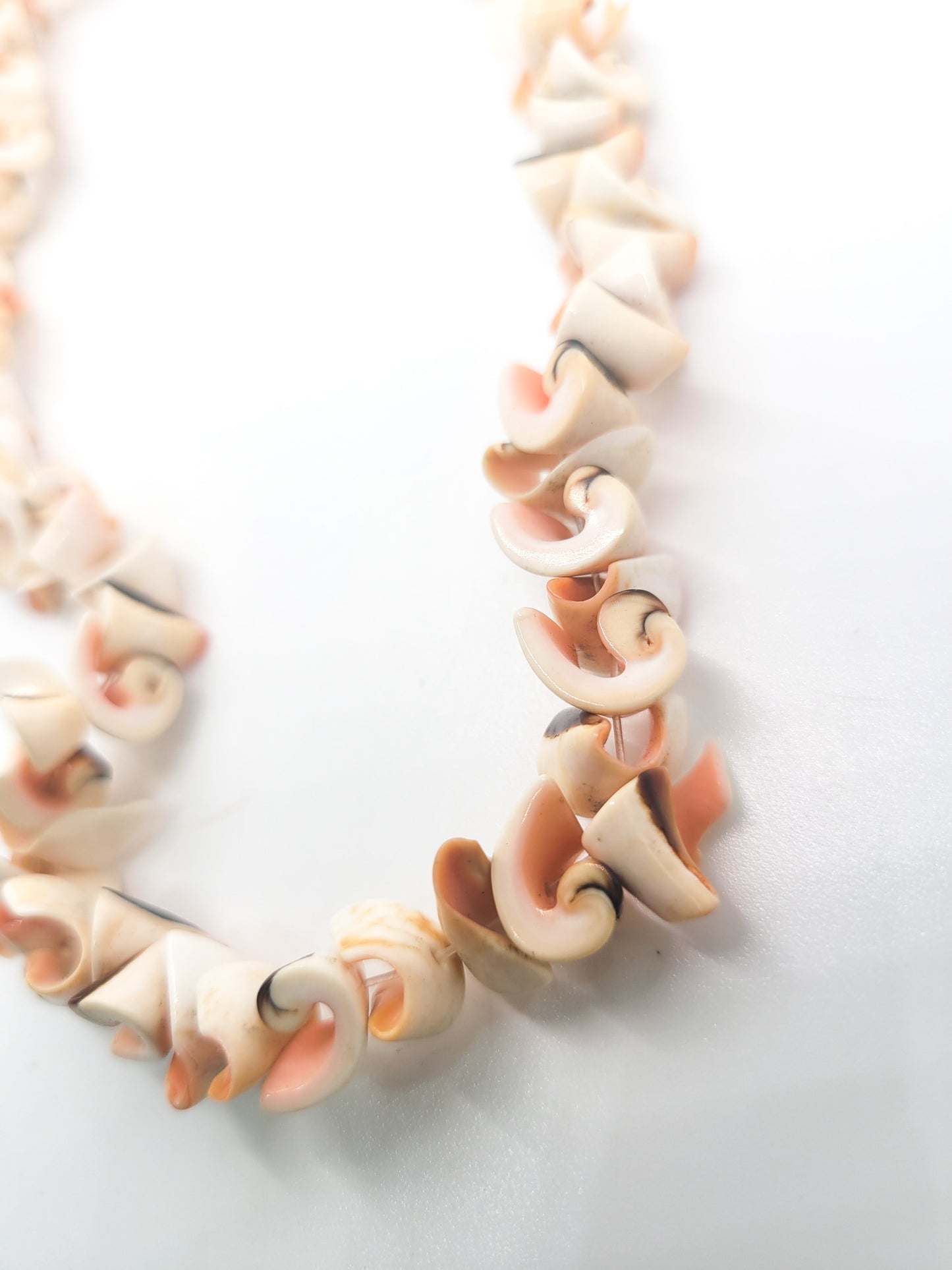 Luhuanus Sliced Spiral peach sea shell vintage surfer skater strung retro necklace