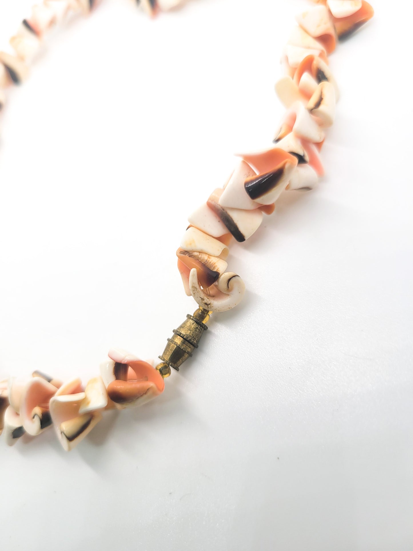 Luhuanus Sliced Spiral peach sea shell vintage surfer skater strung retro necklace