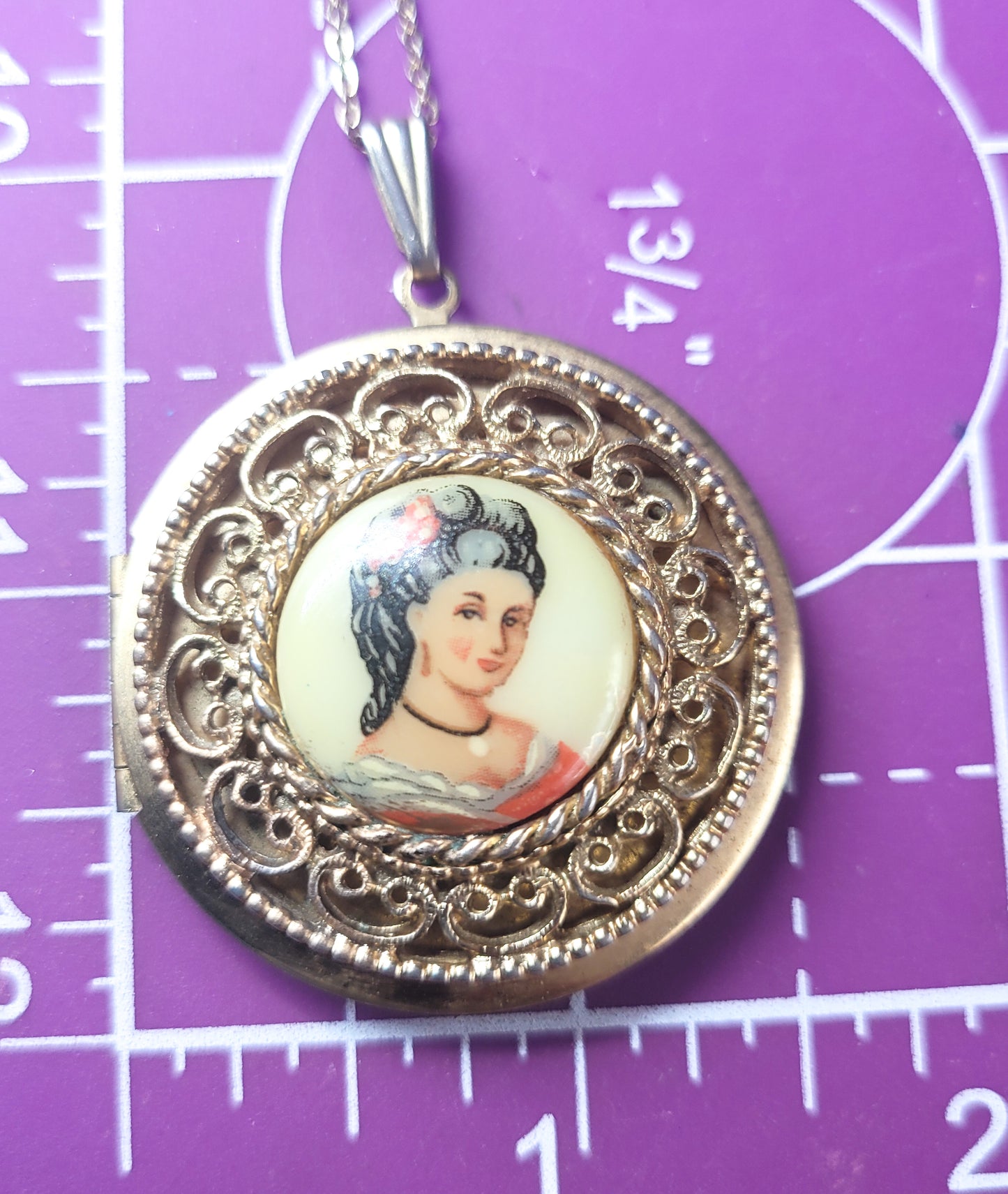 Flamenco cameo vintage transferware gold toned locket necklace