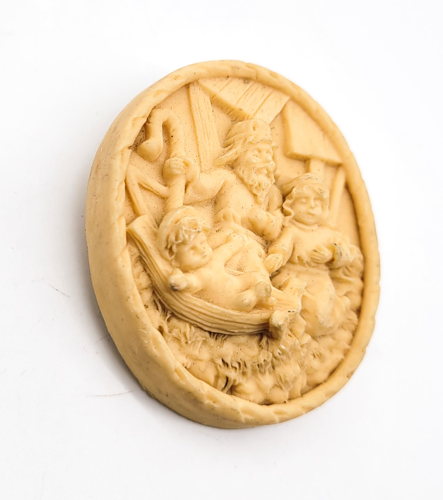 Jesus in the Manger Christmas Nativity vintage carved resin brooch