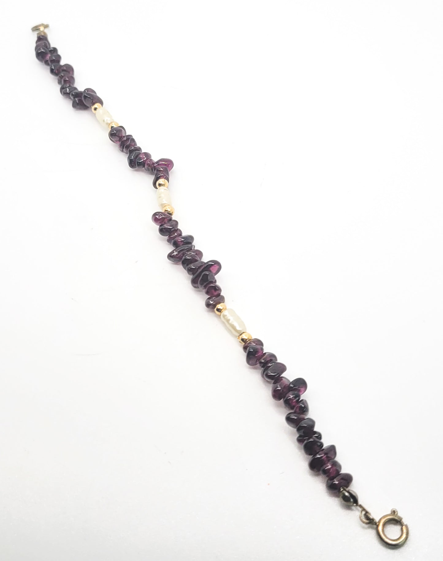 Freshwater pearl and garnet vintage beaded chip gemstone gold toned bracelet