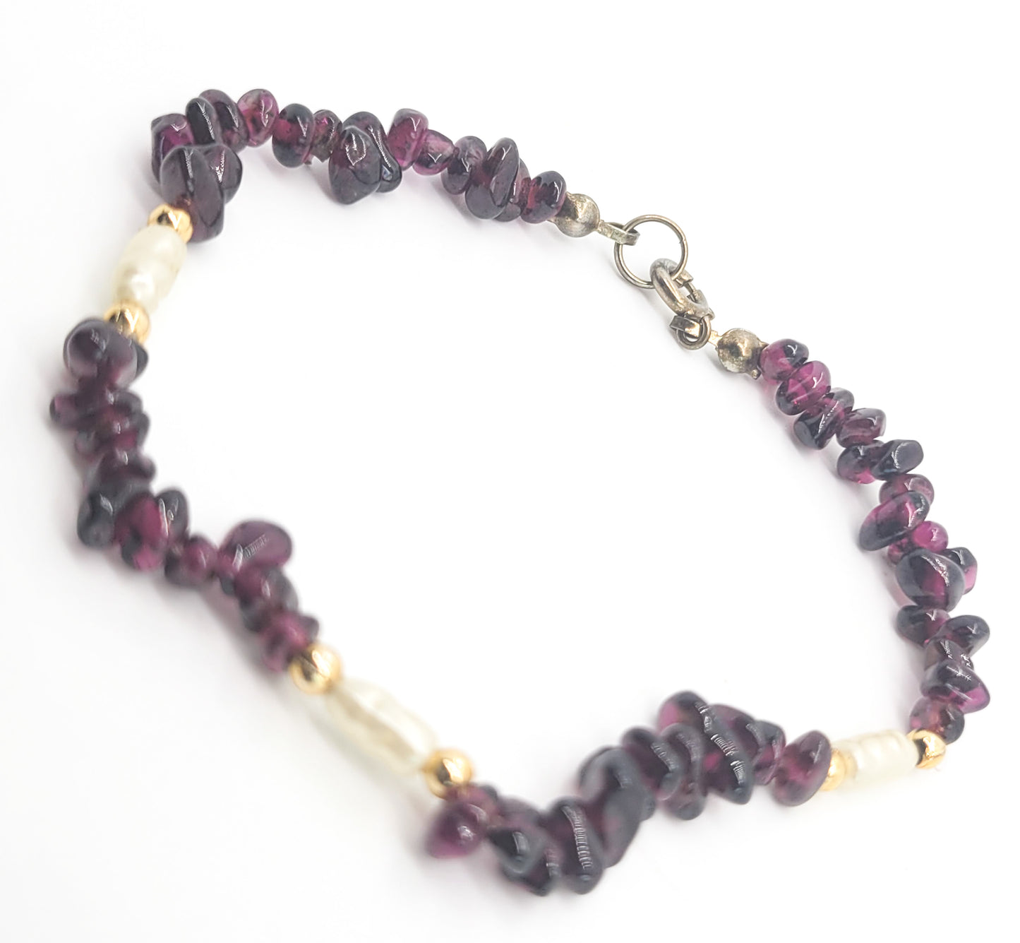 Freshwater pearl and garnet vintage beaded chip gemstone gold toned bracelet