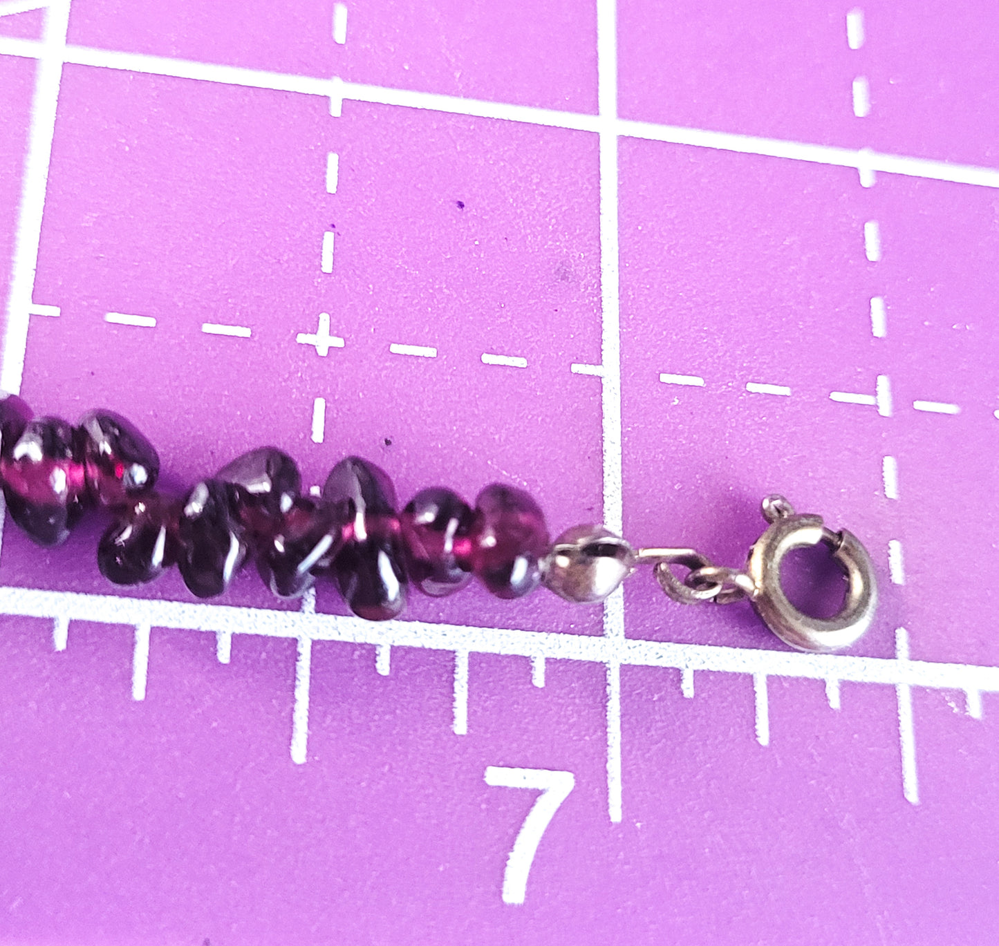 Freshwater pearl and garnet vintage beaded chip gemstone gold toned bracelet