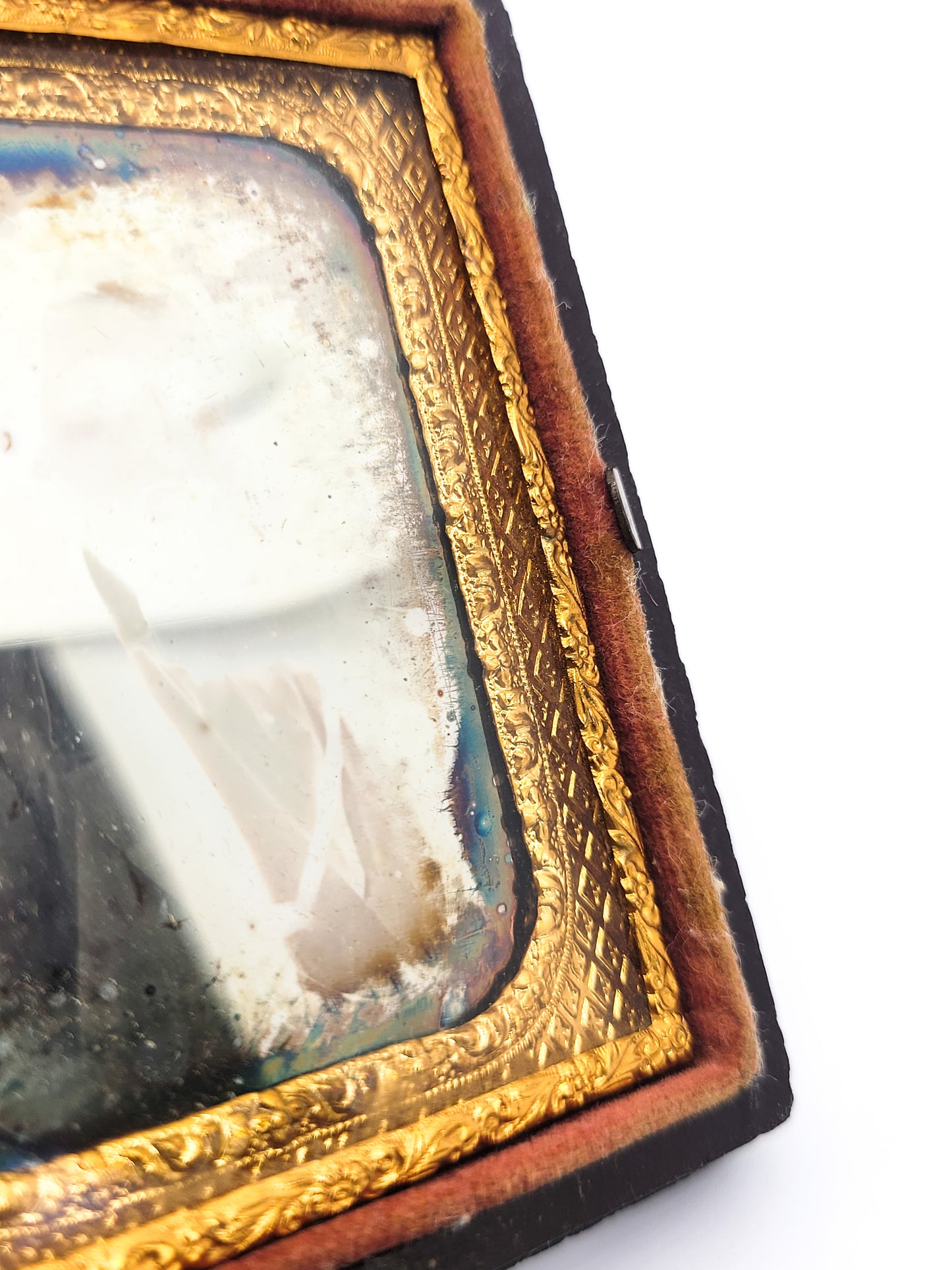 Daguerreotype Antique 1800s in wooden Gutta Percha Union Case red velvet framed
