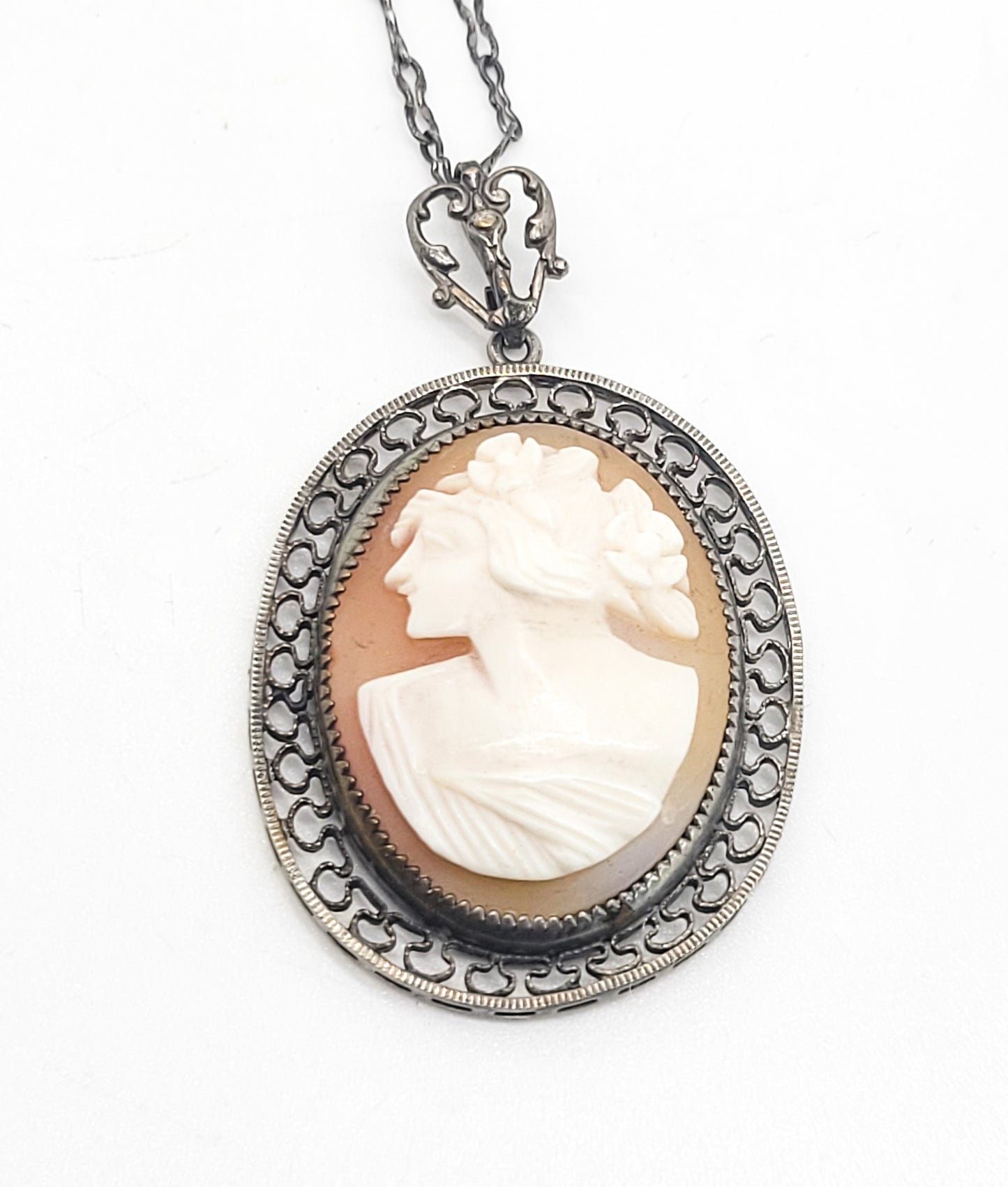 Art Nouveau hand crafted paperclip sterling silver antique left facing cameo necklace