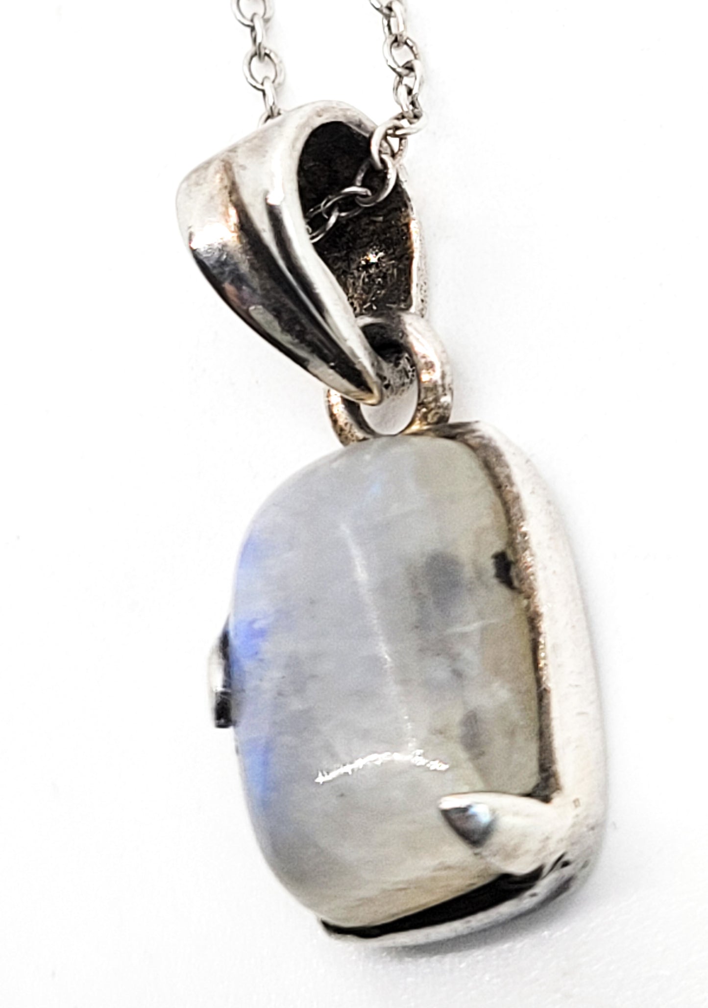 Flashy moonstone twisted delicate sterling silver pendant necklace