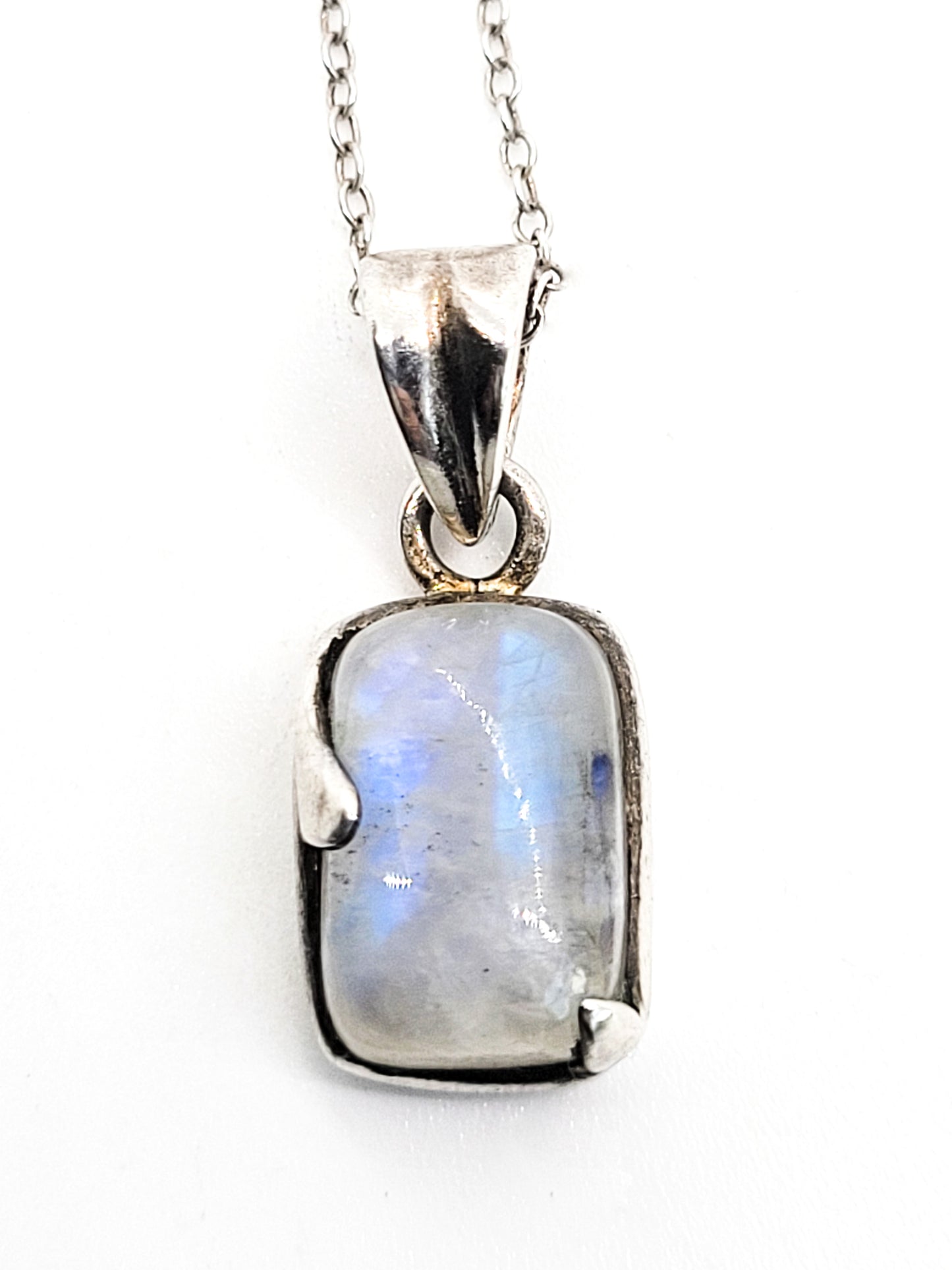 Flashy moonstone twisted delicate sterling silver pendant necklace