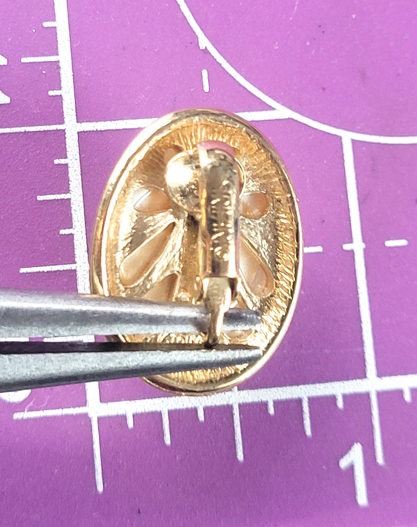 Trifari signed cream faux pearl cabochon gold toned clip on vintage earrings