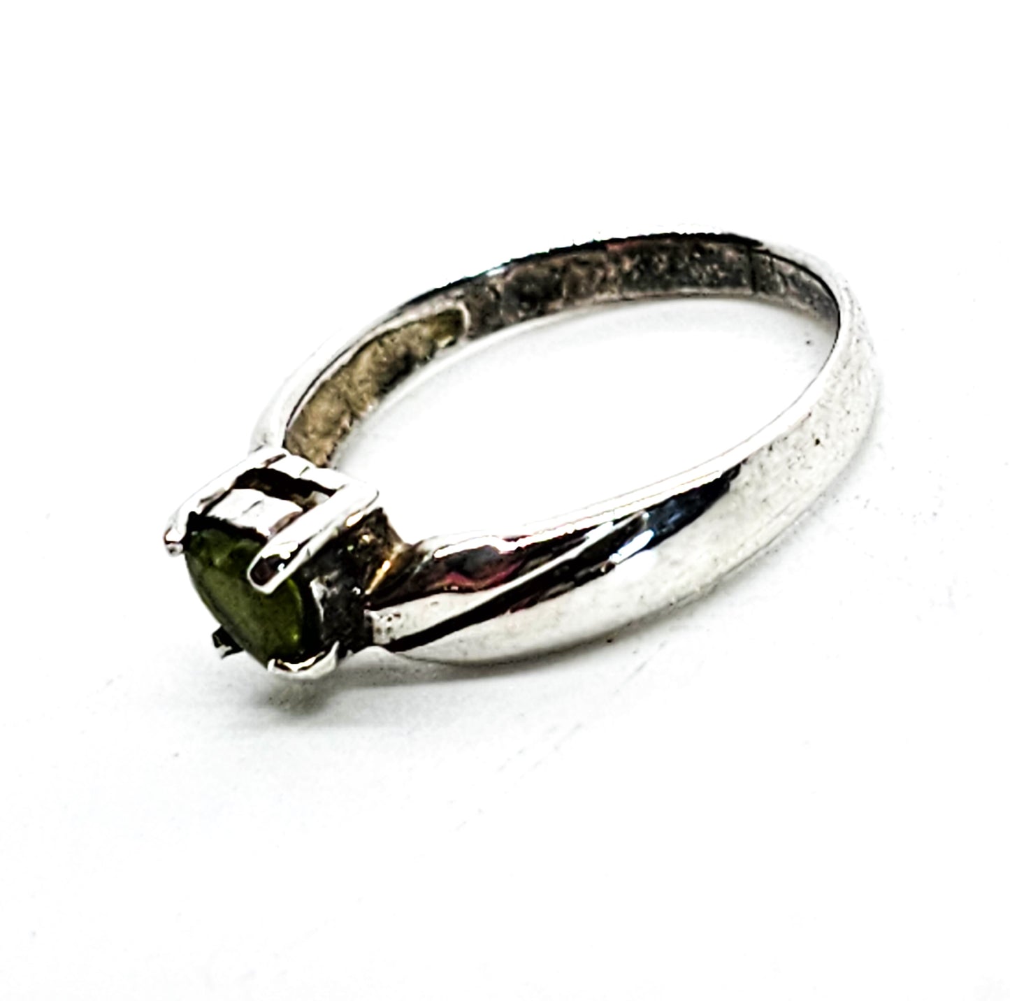 Peridot heart vintage birthstone green gemstone sterling silver ring size 4