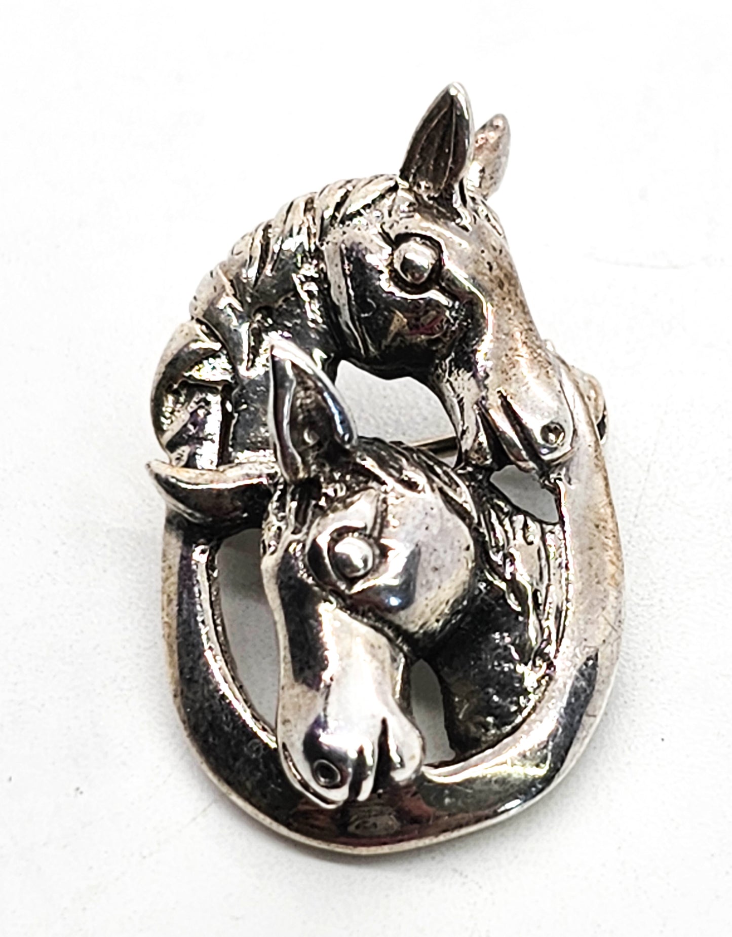 Double horse equestrian framed vintage solid sterling silver brooch