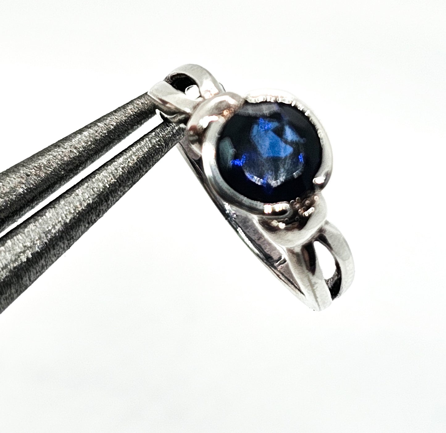 Lab created Sapphire vintage split shank half bezel sterling silver ring size 7