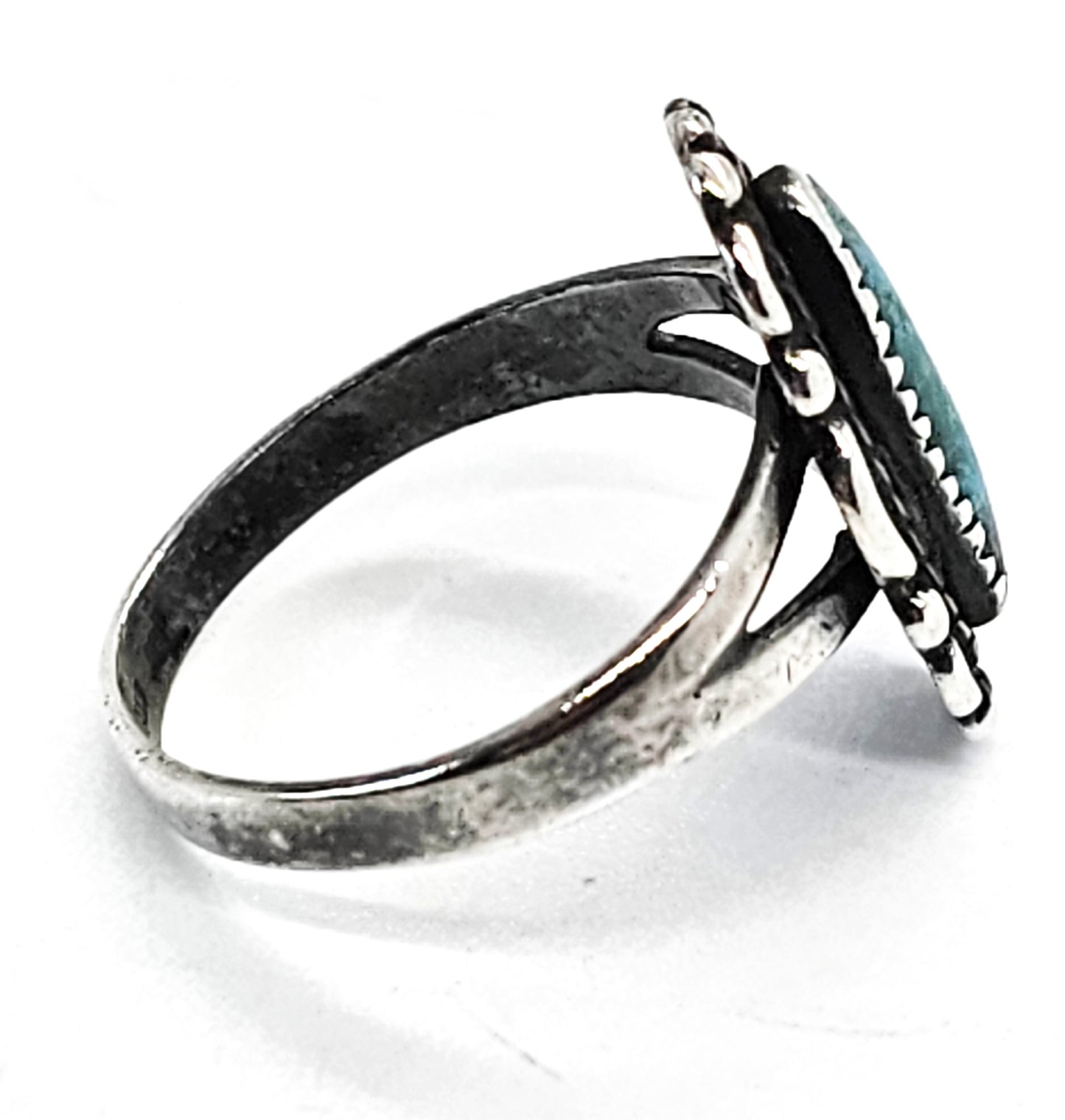 Wheeler Manufacturing Petite Turquoise split shank vintage sterling silver ring size 9