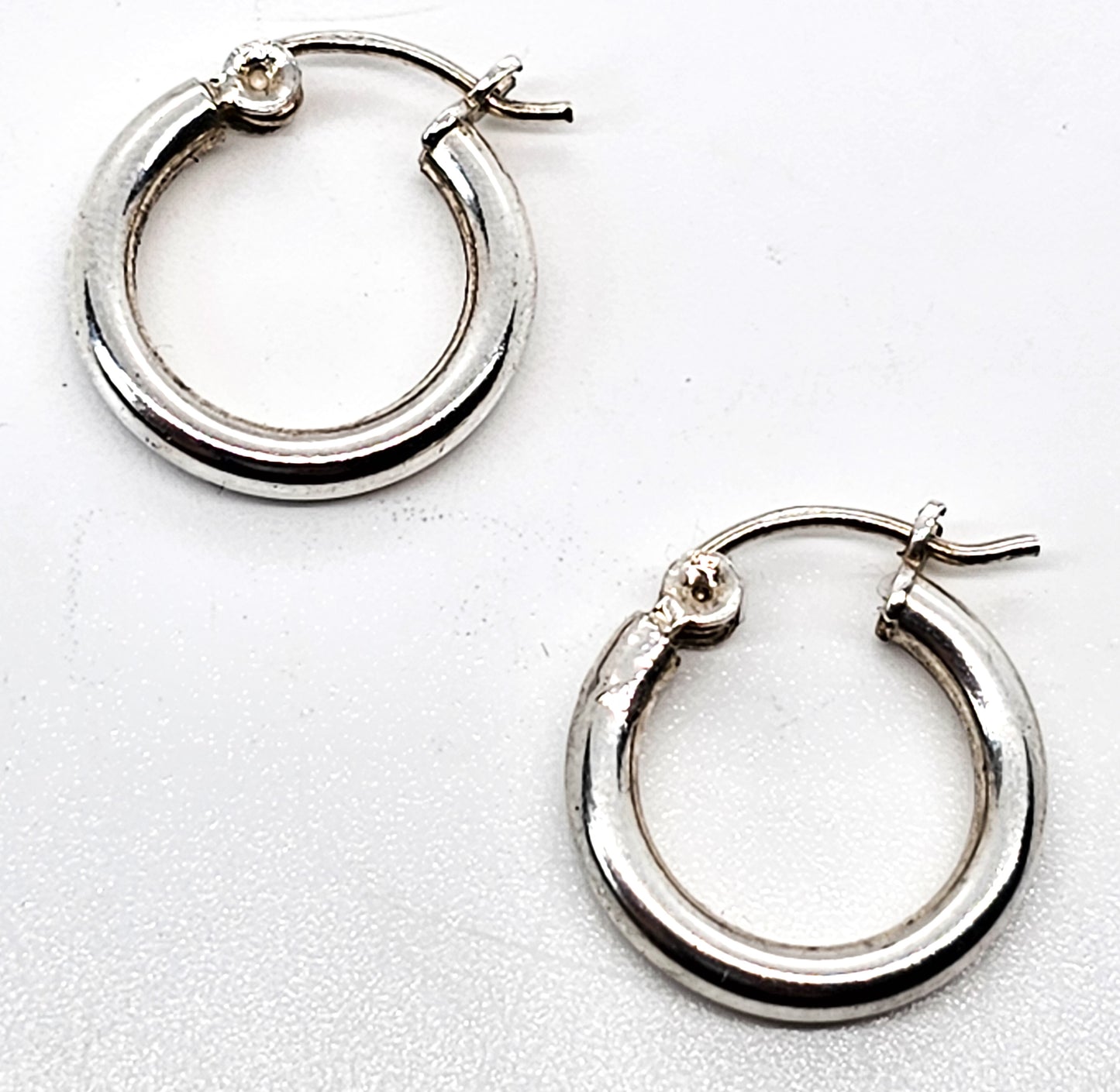 Lever back small 5/8ths inch sterling silver vintage earrings