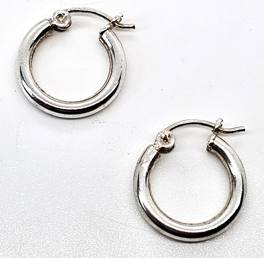 Lever back small 5/8ths inch sterling silver vintage earrings