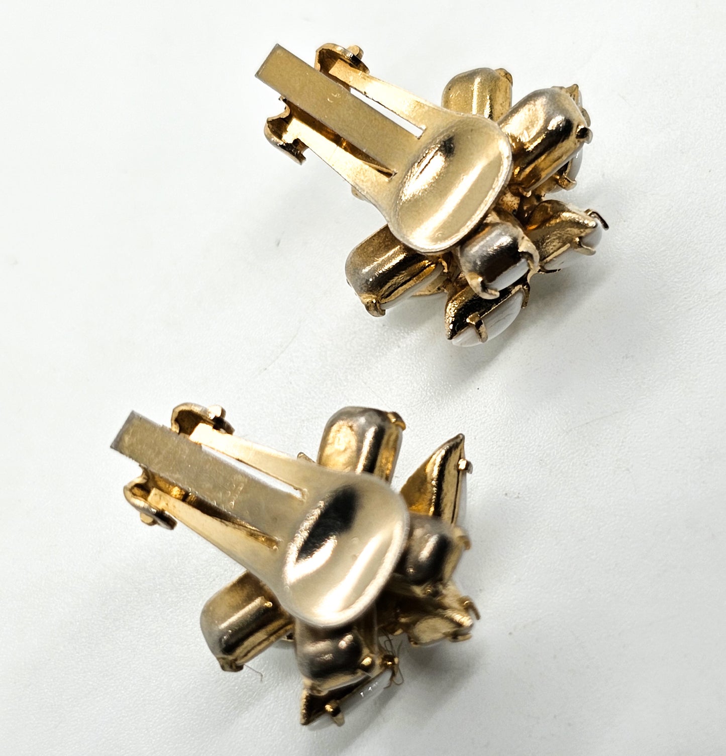 White milk glass rhinestone gold toned vintage clip on earrings