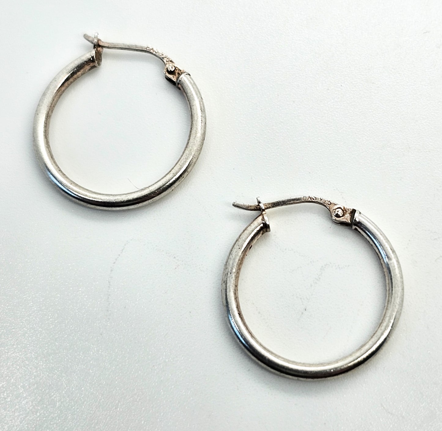 FAS sterling silver lever back 3/4ths of an inch signed vintage hoop earrings