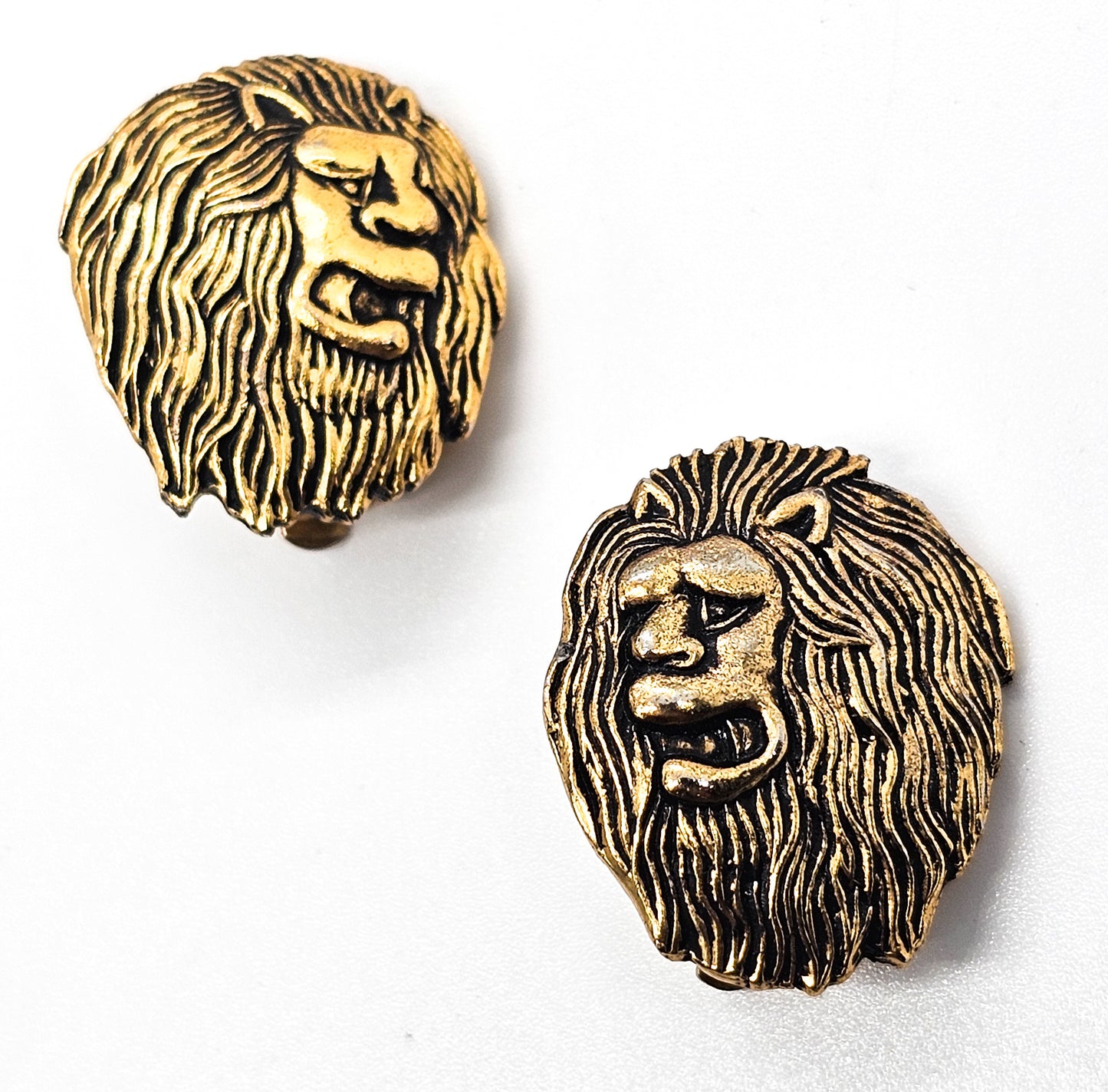 Lion head gold toned vintage figural zoo African animal vintage clip on earrings