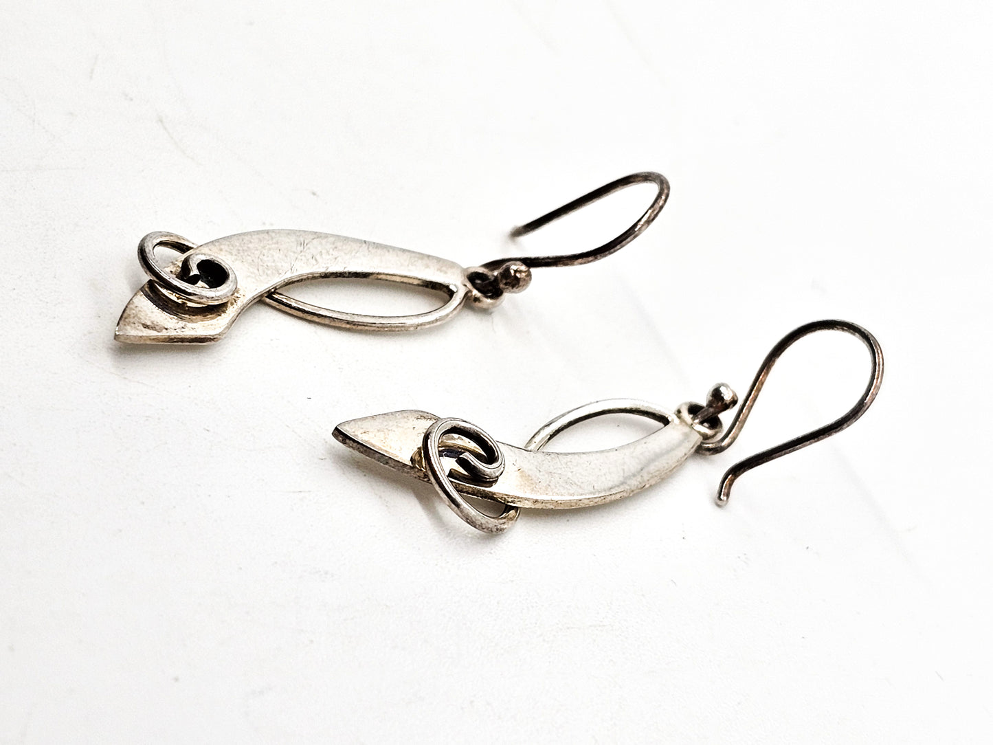 Abstract Modernist Whimsy Swirl vintage long sterling silver drop earrings