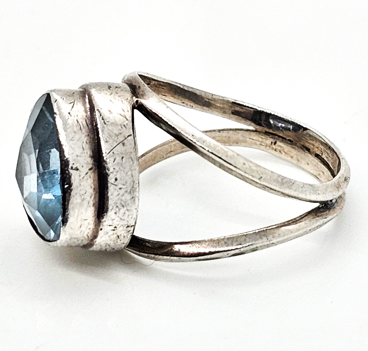 Blue Topaz Triangle Trillium split shank sterling silver ring size 8