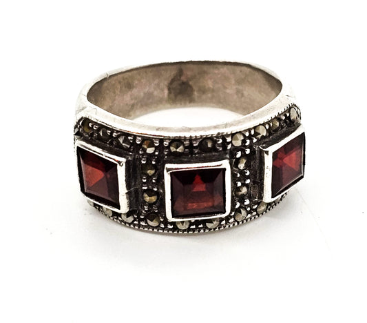 Garnet and marcasite Three stone vintage sterling silver cigar band ring size 8