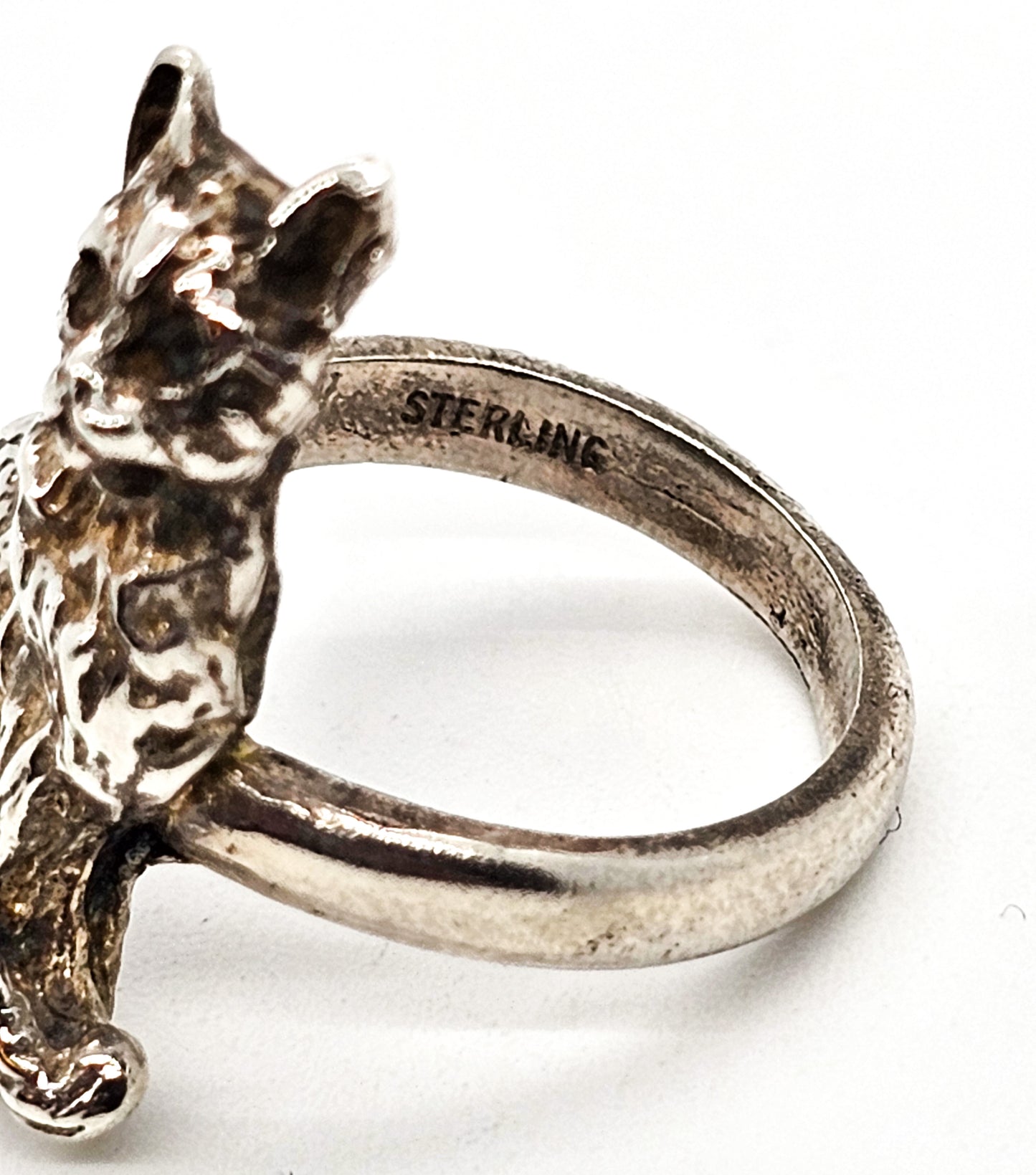 Sitting Pretty Kitty Cat feline figural solid sterling silver vintage ring size 7