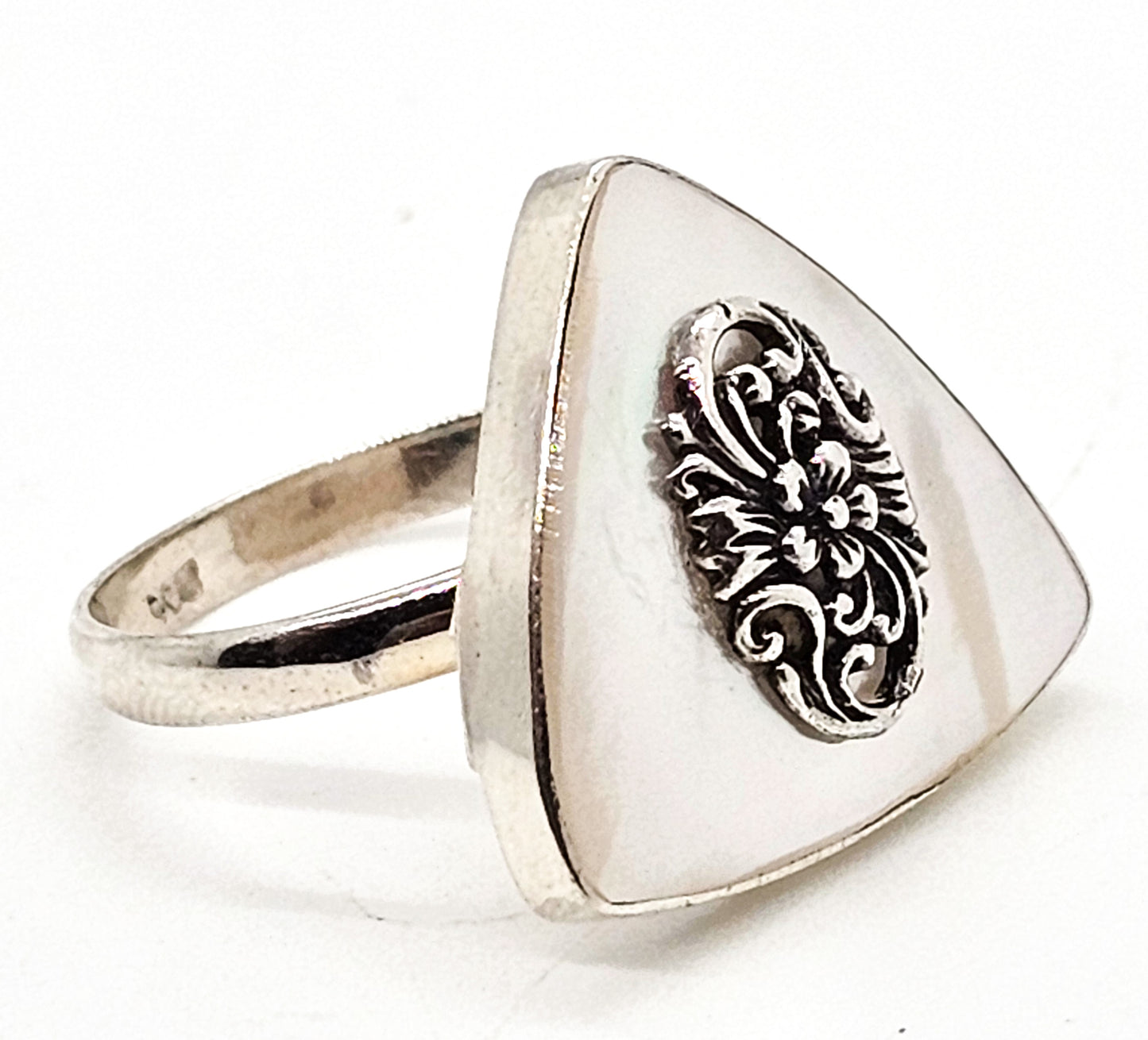 Mother of Pearl Trillium shaped floral tribal sterling silver statement ring size 7.5