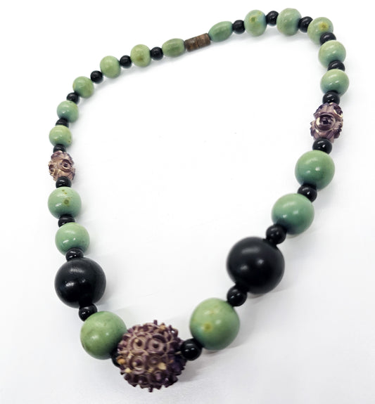 Carved galalith beads Art Deco green and black beaded vintage choker necklace