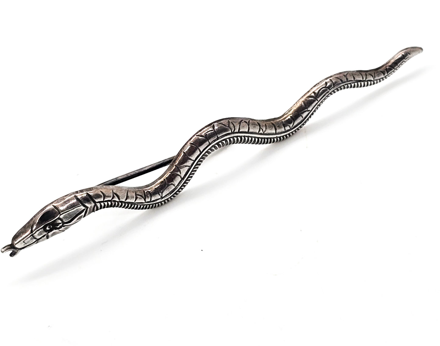 Snake on the move Silver plated vintage slithering snake lapel pin brooch