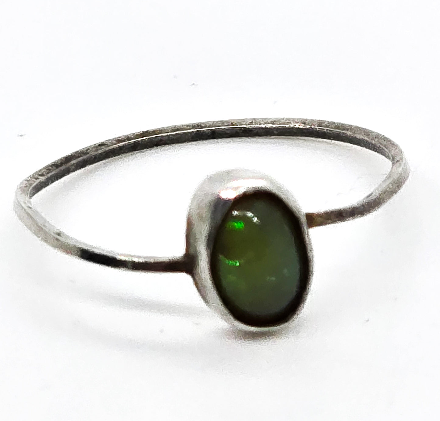 Ethiopian Opal brutalist minimalist vintage hammered sterling silver ring size 7