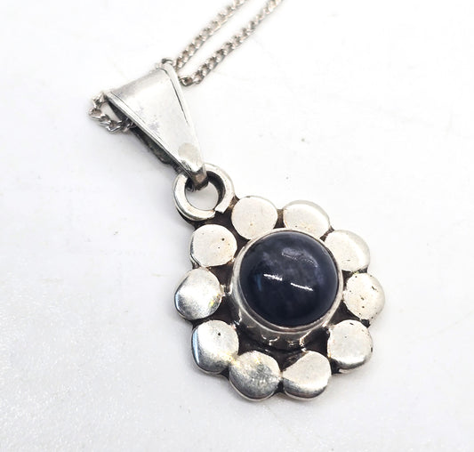 Iolite blue gemstone vintage flower petite sterling silver pendant necklace GSS62 EX