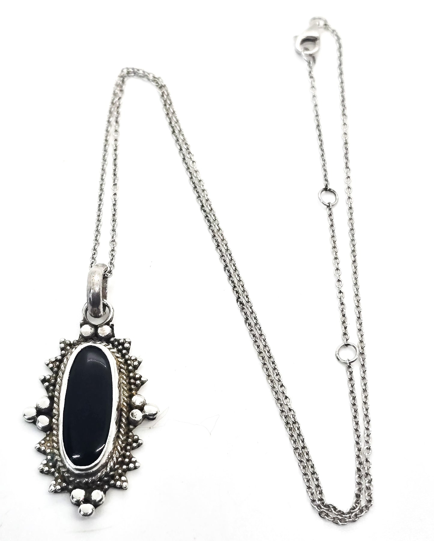 Black onyx vintage sterling silver bali decorated pendant necklace