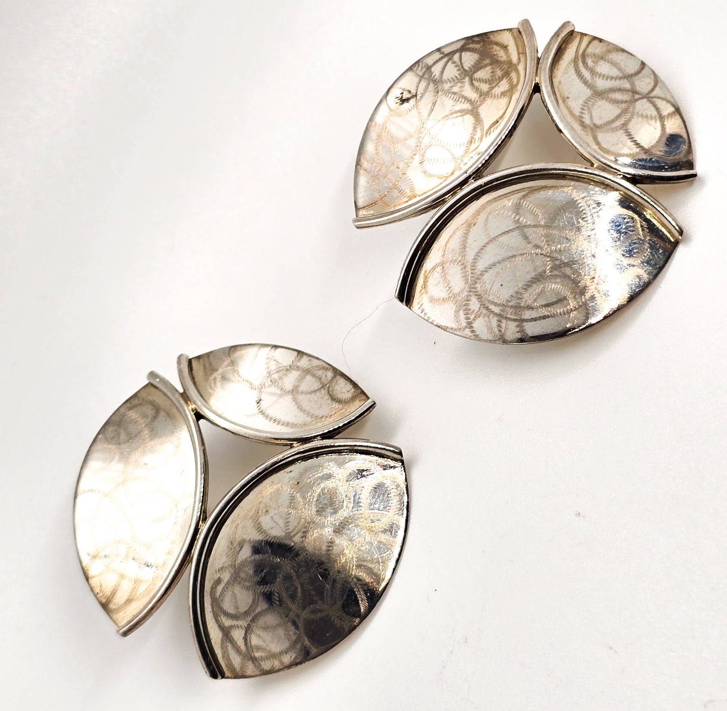 Lunt Modernist Etched geometric shield vintage sterling silver stud button earrings