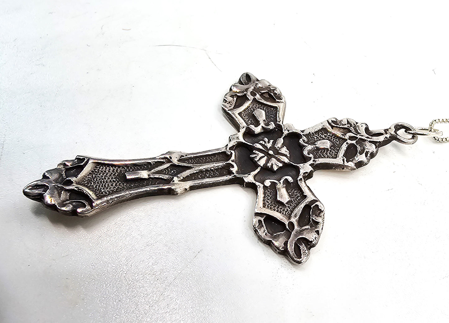 Large Gothic filigree detailed sterling silver cross pendant necklace