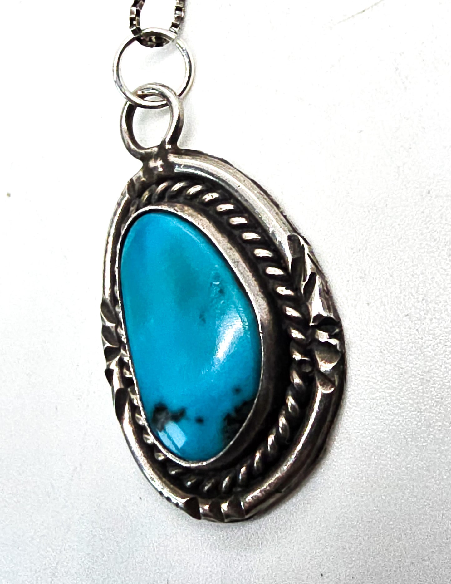 Native American turquoise gemstone handcrafted vintage sterling silver necklace