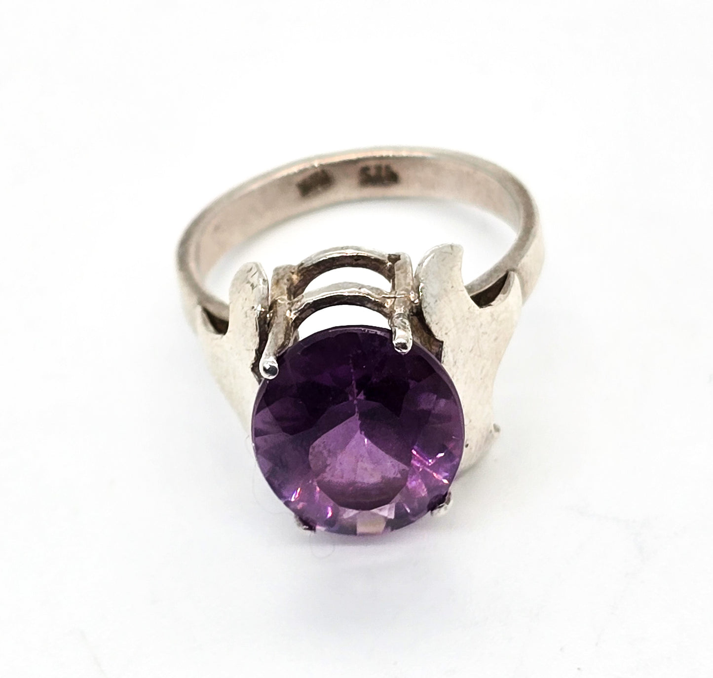 Modernist Amethyst 6ct faceted oval cut Mexican vintage sterling silver ring size 8.5