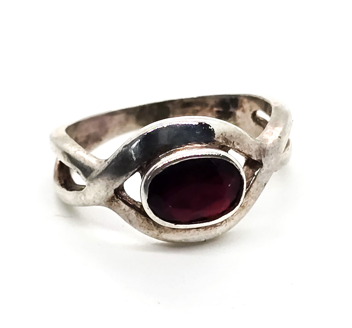 Red Garnet open work twisted split shank sterling silver rings size 6