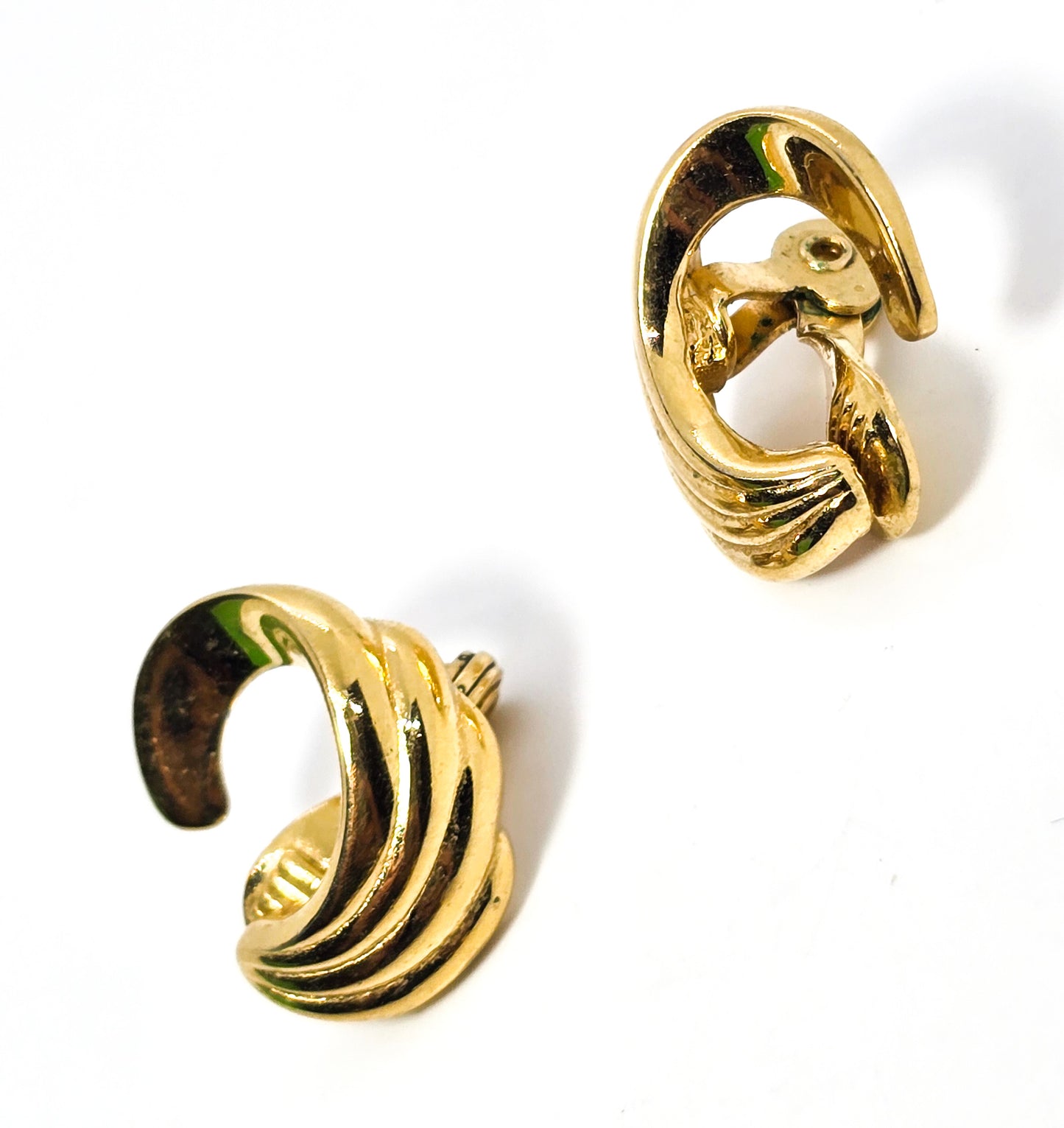 Monet gold toned vintage swirl 1980's retro clip on earrings