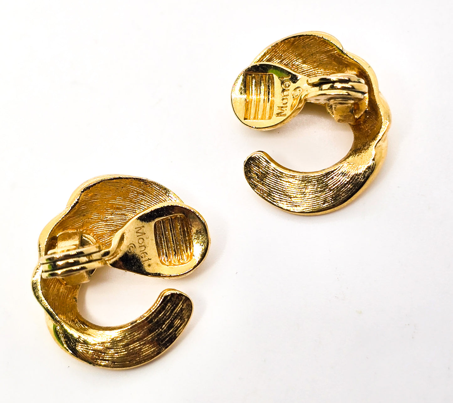 Monet gold toned vintage swirl 1980's retro clip on earrings