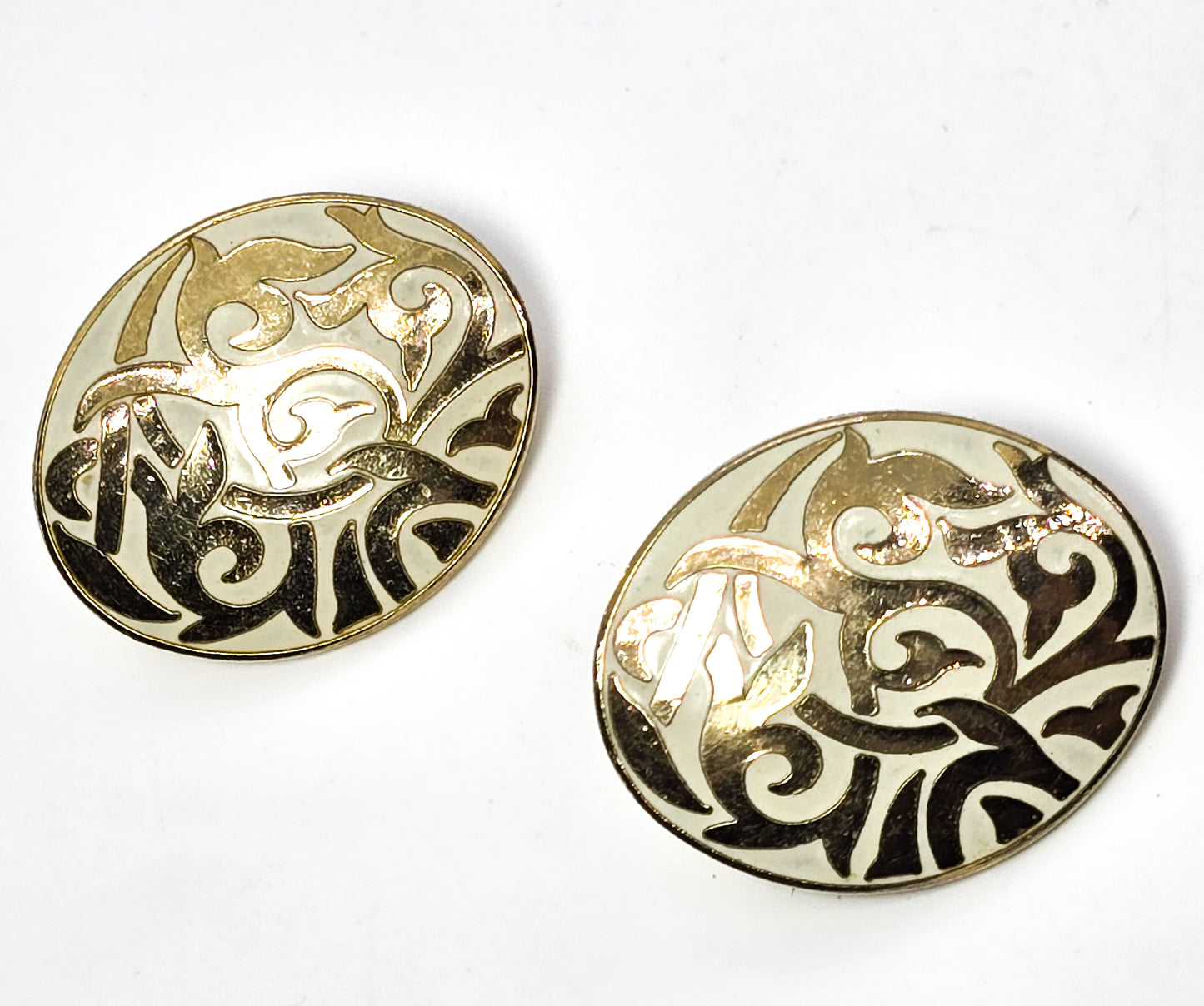 Fish and Crown Retro cream enamel Ivy swirl large gold toned vintage clip on button earrings