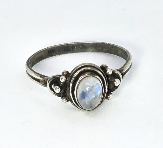 Blue moonstone flashy vintage sterling silver tribal India ring size 9