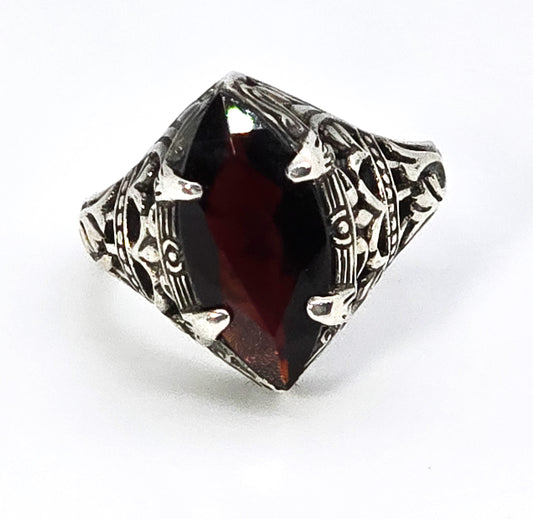 Marquis cut red garnet gemstone sterling silver vintage brand filigree ring size 5