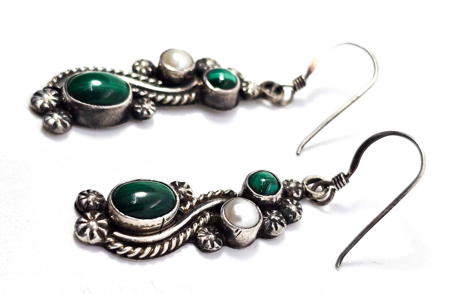 Malachite & Pearl Southwestern Desert Rose Trading DTR Jay King sterling silver earrings