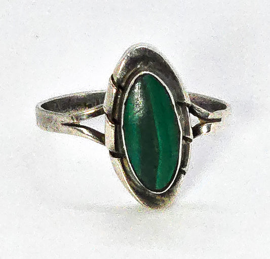 Malachite Mexican vintage sterling silver petite shadowbox Native ring size 8