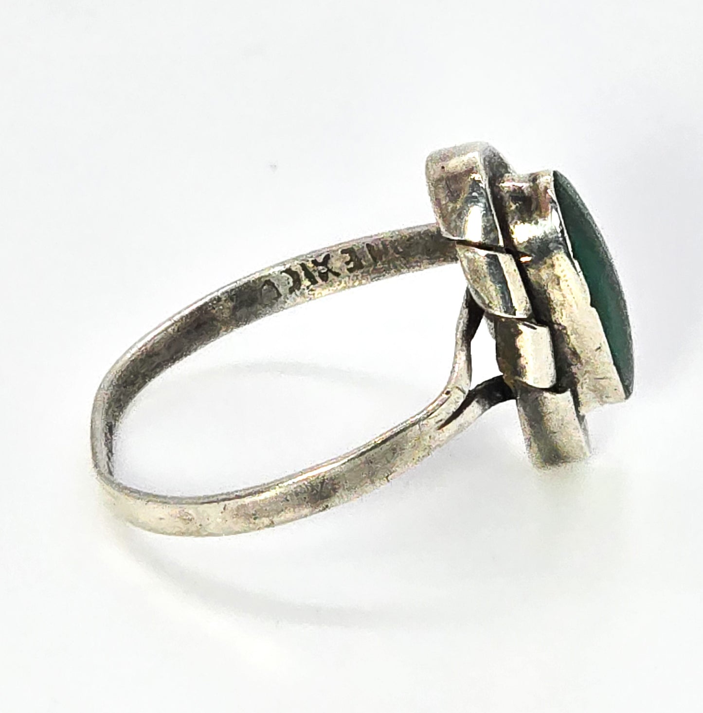 Malachite Mexican vintage sterling silver petite shadowbox Native ring size 8