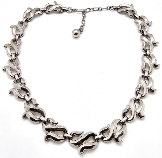 Trifari Pat Pending Ribbon S link vintage silver toned modern mid century necklace