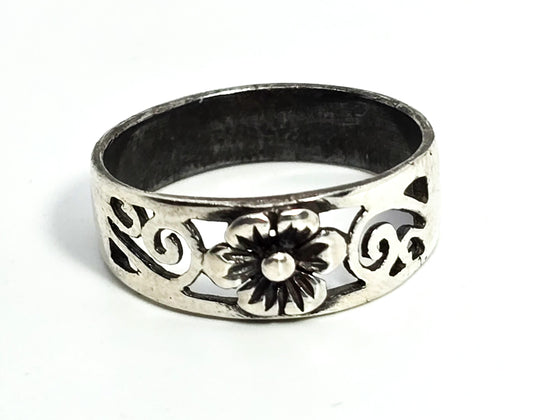 Silver flower open work simple filigree sterling silver ring band size 8