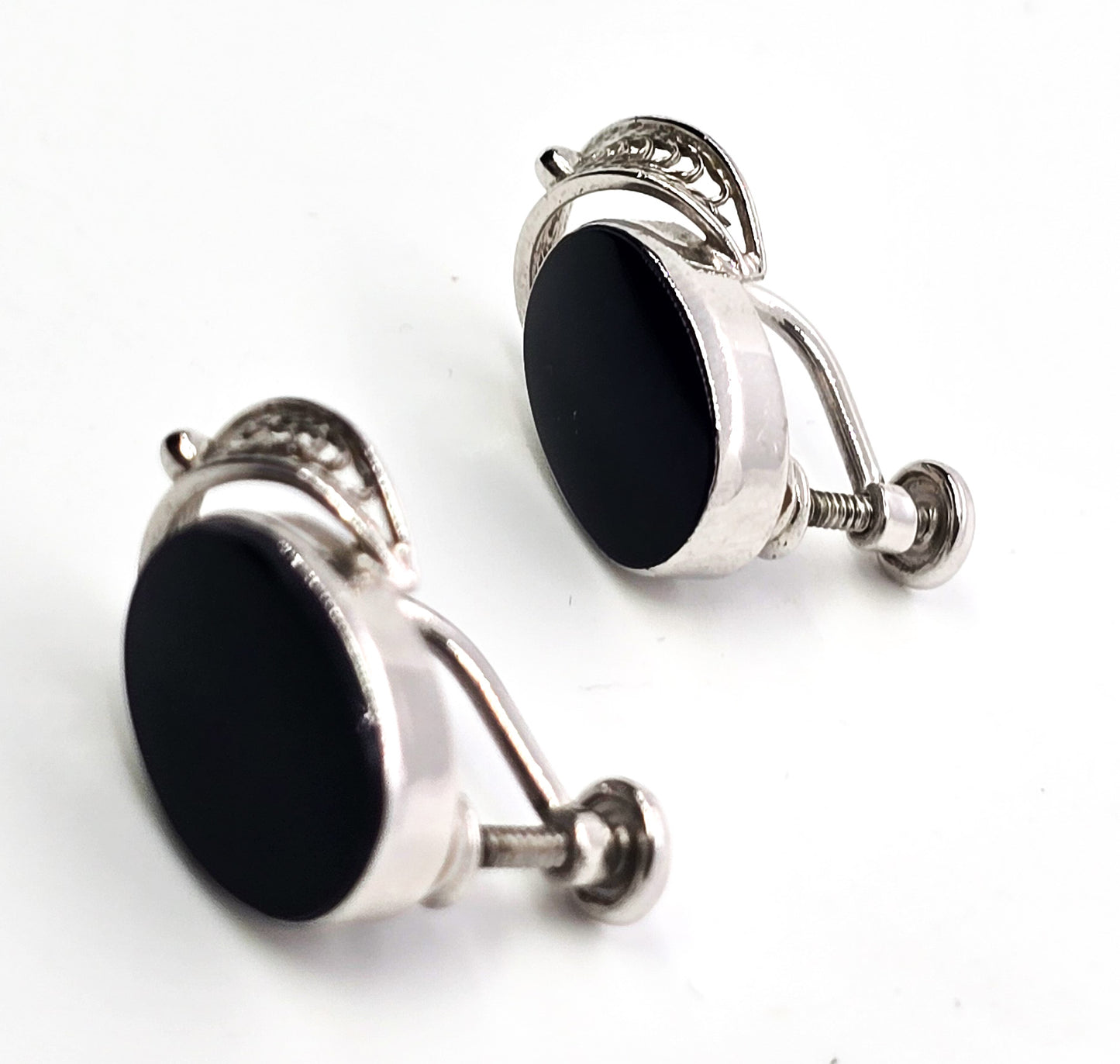 Van Dell Rhodium plated sterling silver black onyx spun silver vintage screw back earrings